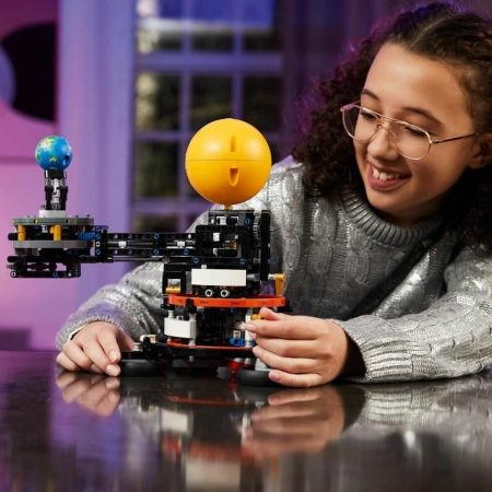 Set di Costruzioni Lego Technic 42179 Planet Earth and Moon in Orbit